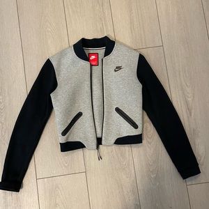 NIKE CROPPED JACKET